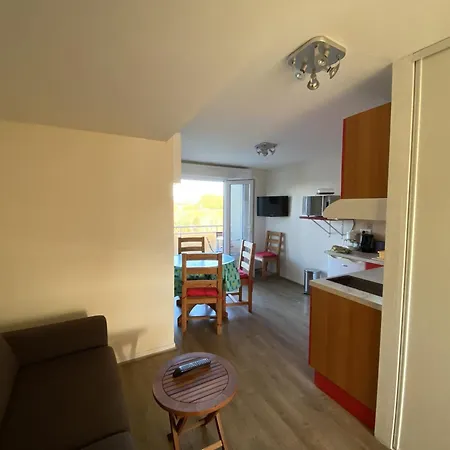 T2 Avec Terrasse Et Wi-fi, Proche Des Thermes Du Connetable - Fr-1-541-123 Apartament