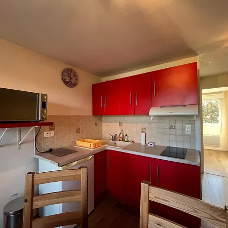T2 Avec Terrasse Et Wi-fi, Proche Des Thermes Du Connetable - Fr-1-541-123 Apartament