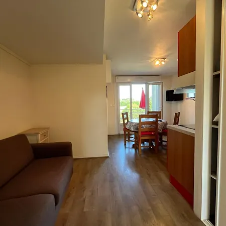 T2 Avec Terrasse Et Wi-fi, Proche Des Thermes Du Connetable - Fr-1-541-123