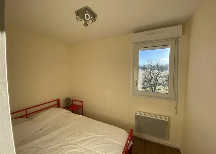 Apartamento T2 Avec Terrasse Et Wi-fi, Proche Des Thermes Du Connétable - Fr-1-541-123 *